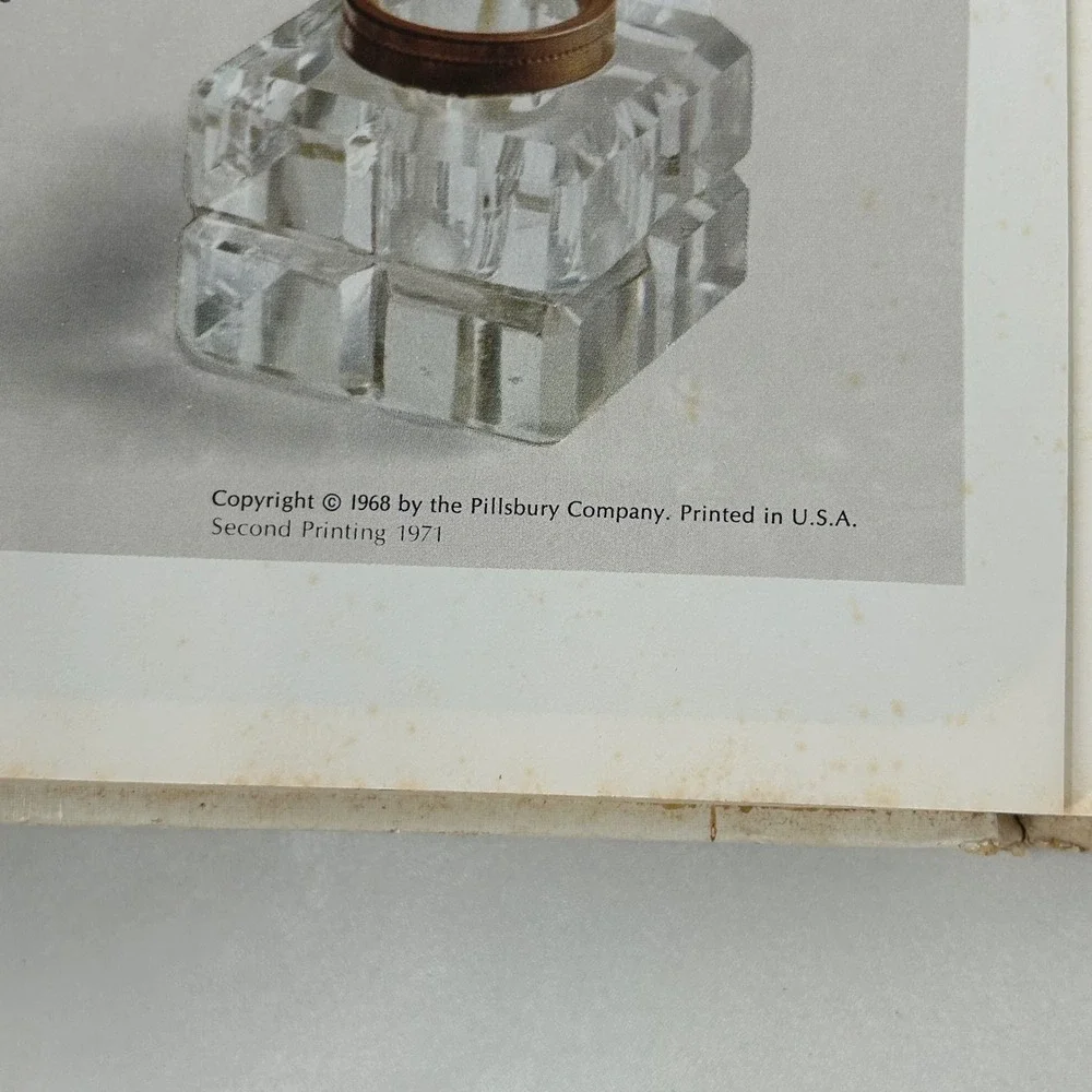Pillsbury's Bake Off Dessert‎ Cook Book 1971 Vintage Recipes Pies Cakes Favs
